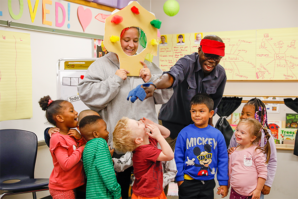 Children and teachers learning through the arts